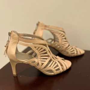 Aerosoles Heelrest beige/nude open toe heels with zip back.